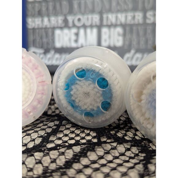 Clarisonic Essential Skin Solutions Brush Head 4-pack NEW! RETIRED/DEADSTOCK - Picture 12 of 16